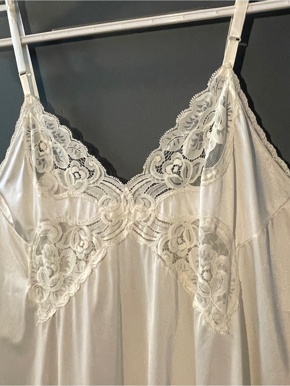 Vintage 1980s Vanity Fair White Nylon Tricot Lace Full Slip Dress Lingerie 36/28